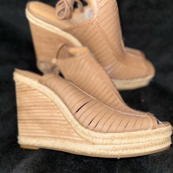 Lucky Brand Tan Wedges with Textured Upper and Wrap-Around Design - Picture 1 of 11